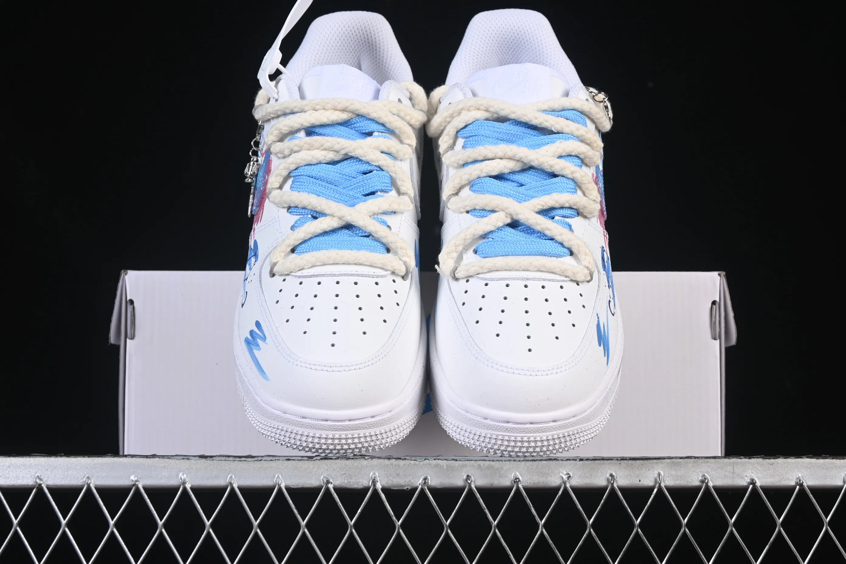 All categories Nk Air Force 1 Air Force series Nk Air Force 1 Low Air Force low-top Nike Air Force 1'07 Low "Libra" Hand-painted graffiti twelve constellations series Libra Air Force One low-top casual sneakers Constellation 9231023